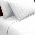 Cubrecama Quilt Bicolor con Fundas Kavanagh