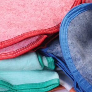 Pack de 10 Frazadas de Lana Lisa de colores Frazabella