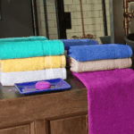 Juego de Toalla y Toallón Arcoiris Tim 500 gramos 100% algodón